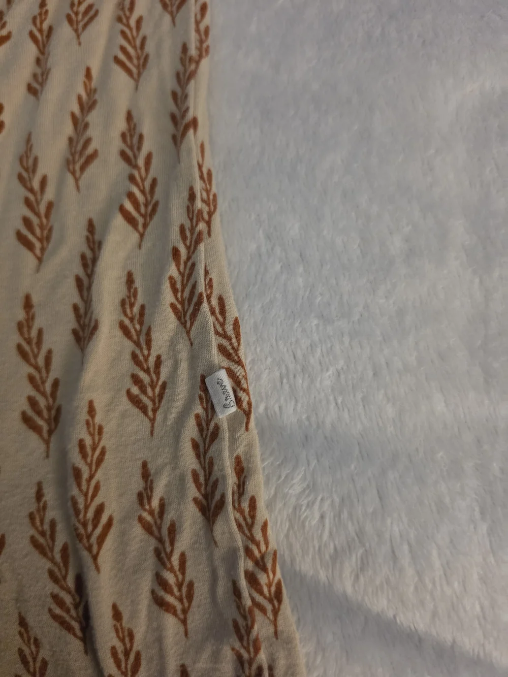 Brave Little Ones Beige Leaf-Print Bamboo Zippy 3-6m